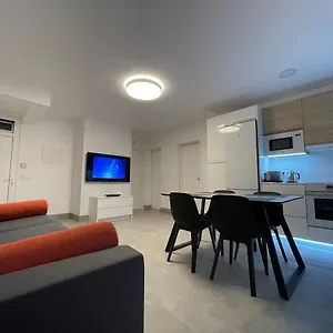 Izaro Atico De Lujo Cerca De Playa Dorada Apartment